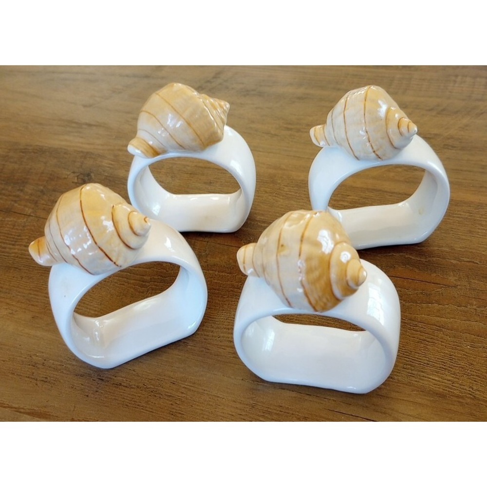 VTG Ceramic Hand Painted/Modeled Shell Motif Napkin Rings Nautical Set Of 4